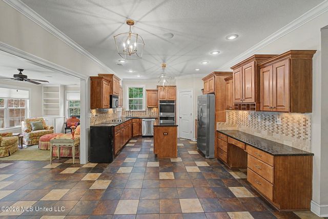 8 E Crockett Loop, Hernando, MS 38632