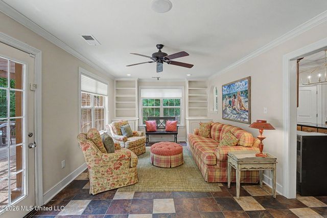 8 E Crockett Loop, Hernando, MS 38632