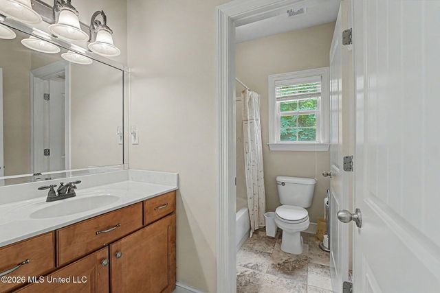 8 E Crockett Loop, Hernando, MS 38632