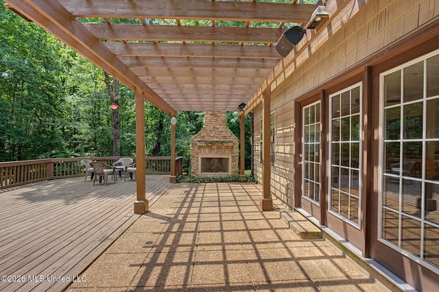 8 E Crockett Loop, Hernando, MS 38632