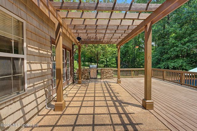 8 E Crockett Loop, Hernando, MS 38632