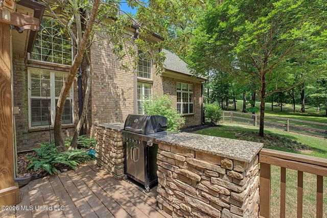 8 E Crockett Loop, Hernando, MS 38632