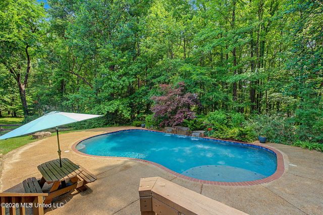 8 E Crockett Loop, Hernando, MS 38632