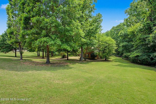 8 E Crockett Loop, Hernando, MS 38632