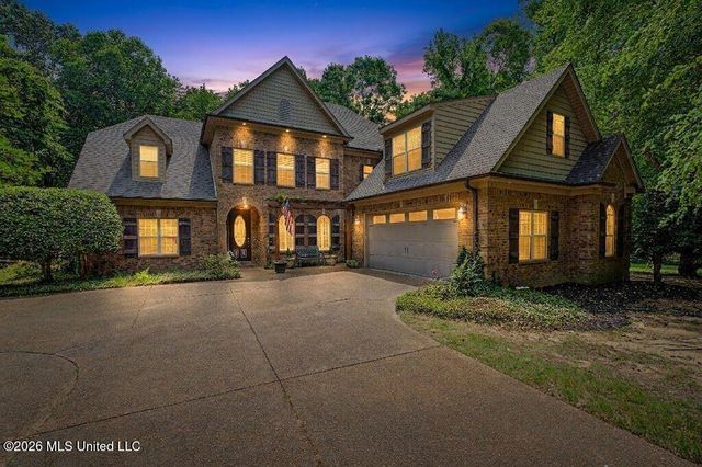 8 E Crockett Loop, Hernando, MS 38632