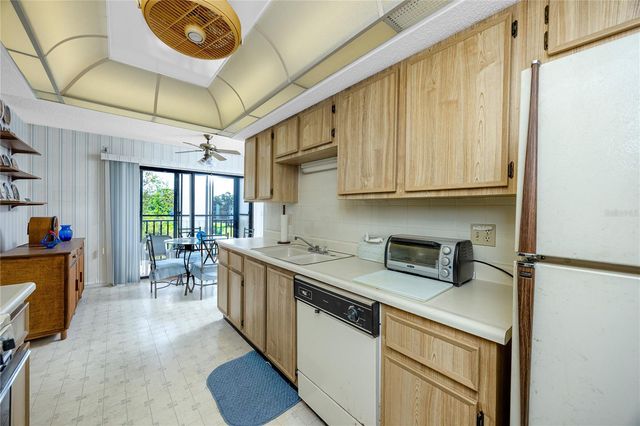 8174 TERRACE GARDEN DRIVE N 307, St Petersburg, FL 33709