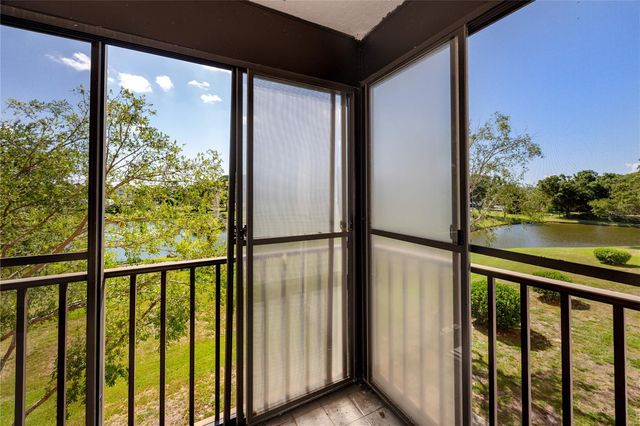 8174 TERRACE GARDEN DRIVE N 307, St Petersburg, FL 33709