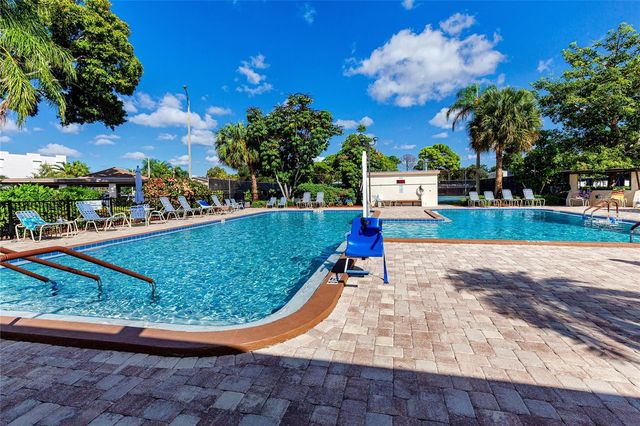 8174 TERRACE GARDEN DRIVE N 307, St Petersburg, FL 33709
