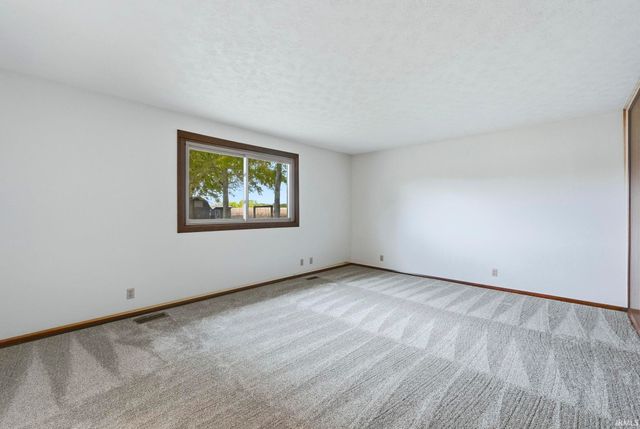 7004 E CR 550 S, Muncie, IN 47302