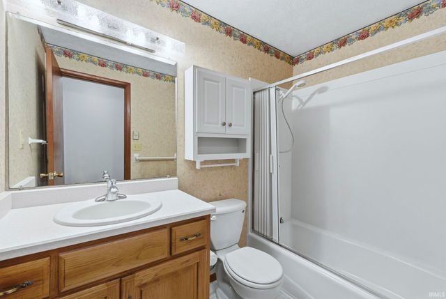 7004 E CR 550 S, Muncie, IN 47302