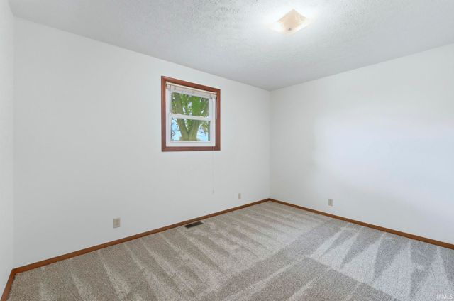 7004 E CR 550 S, Muncie, IN 47302