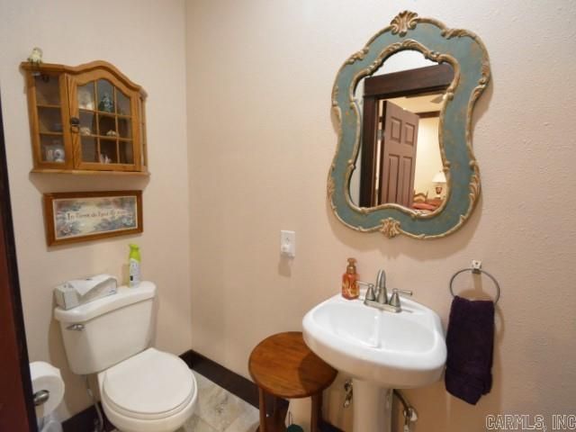 818 Canterbury Street, Benton, AR 72015