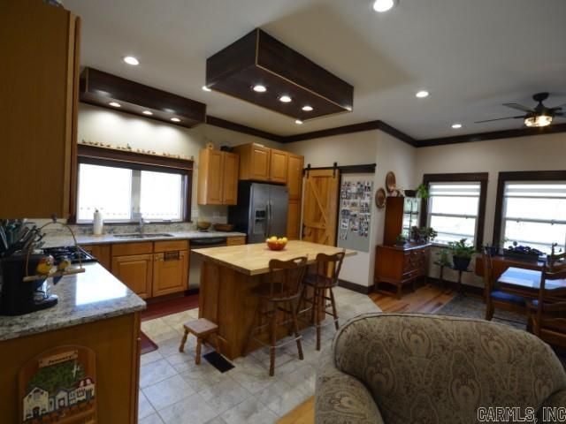 818 Canterbury Street, Benton, AR 72015