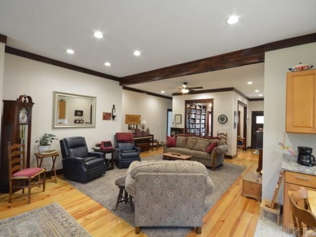 818 Canterbury Street, Benton, AR 72015