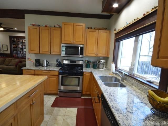 818 Canterbury Street, Benton, AR 72015