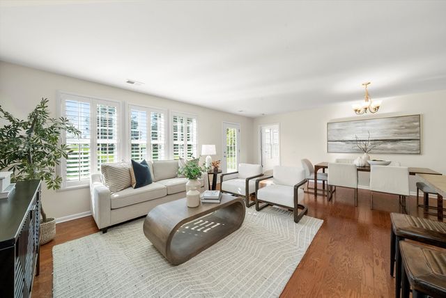 621 Pleasant Drive, Shorewood, IL 60404