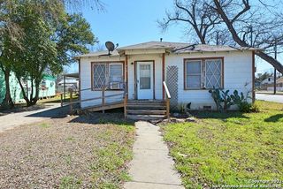 910 PINE ST, New Braunfels, TX 78130