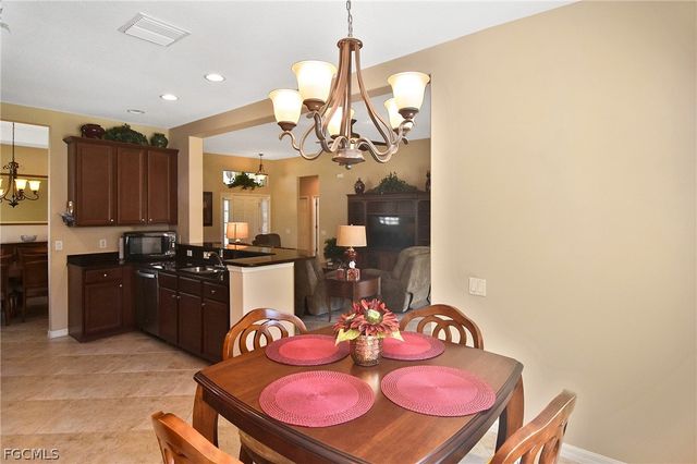 2640 Maraval CT, Cape Coral, FL 33991