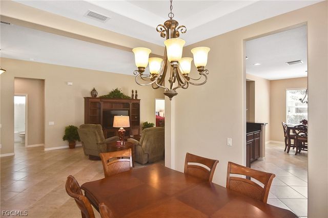 2640 Maraval CT, Cape Coral, FL 33991