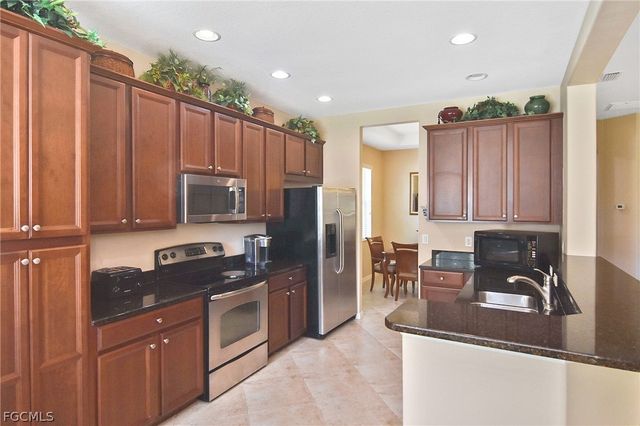 2640 Maraval CT, Cape Coral, FL 33991