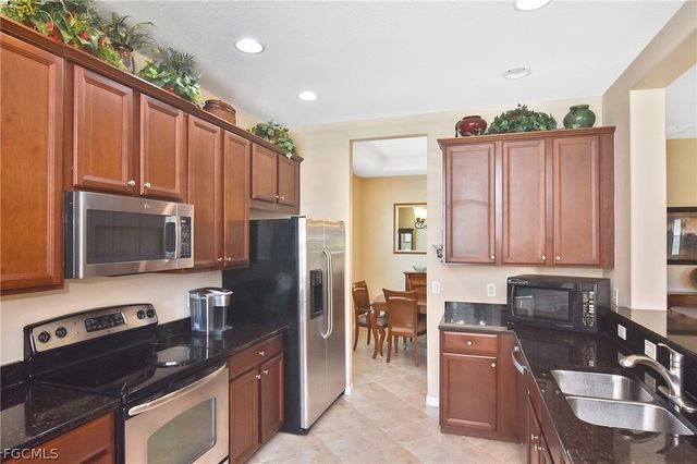 2640 Maraval CT, Cape Coral, FL 33991