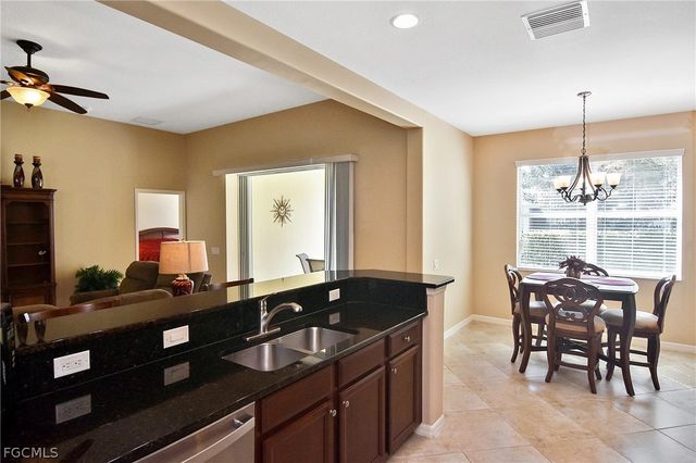 2640 Maraval CT, Cape Coral, FL 33991