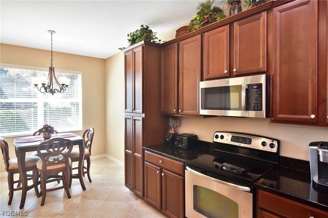 2640 Maraval CT, Cape Coral, FL 33991