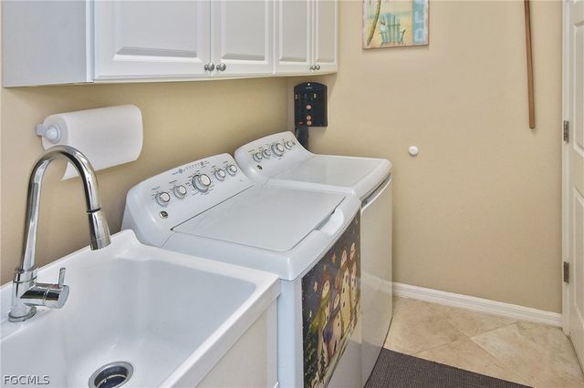 2640 Maraval CT, Cape Coral, FL 33991