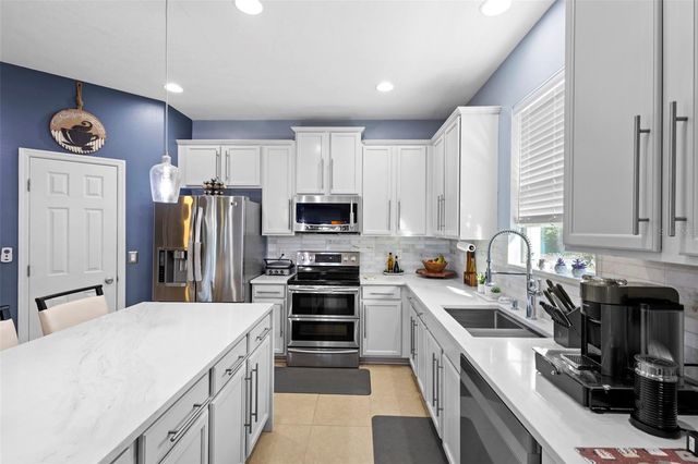 641 BRIDGEFORD CROSSING BOULEVARD, Davenport, FL 33837