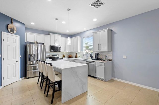 641 BRIDGEFORD CROSSING BOULEVARD, Davenport, FL 33837