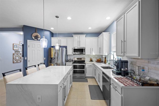 641 BRIDGEFORD CROSSING BOULEVARD, Davenport, FL 33837