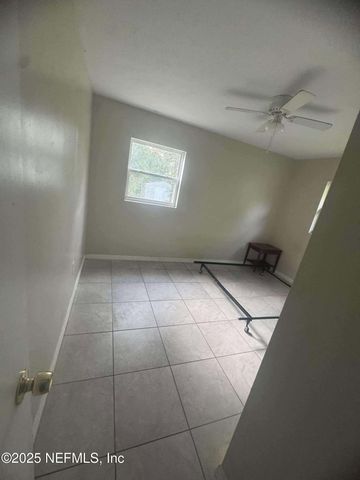 1310 CLEVELAND Avenue, Palatka, FL 32177