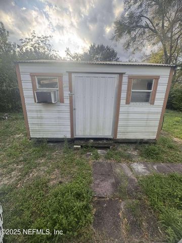 1310 CLEVELAND Avenue, Palatka, FL 32177