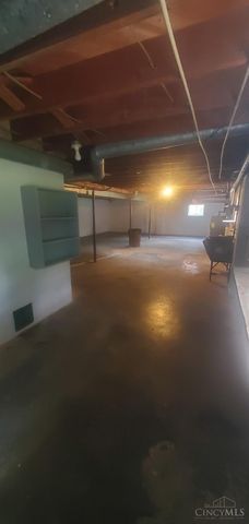467 E Lomar Avenue, Carlisle, OH 45005