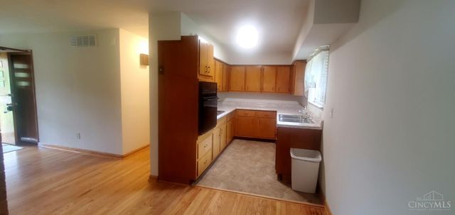 467 E Lomar Avenue, Carlisle, OH 45005