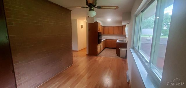 467 E Lomar Avenue, Carlisle, OH 45005