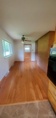 467 E Lomar Avenue, Carlisle, OH 45005