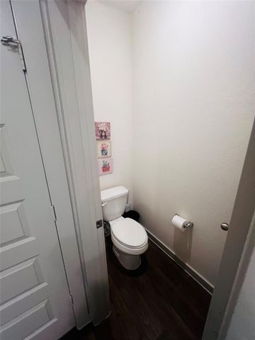 94 Barton Creek LN, Hutto, TX 78634