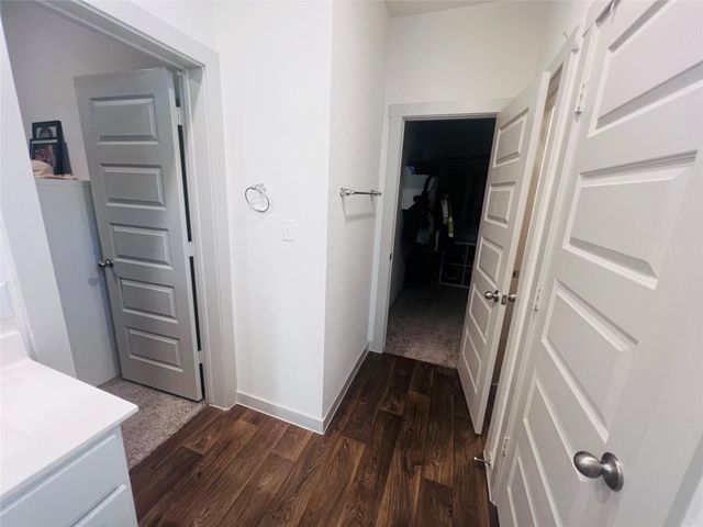 94 Barton Creek LN, Hutto, TX 78634