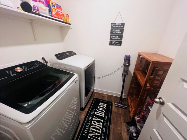 94 Barton Creek LN, Hutto, TX 78634