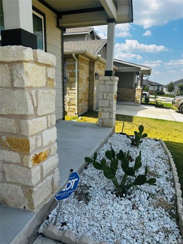 94 Barton Creek LN, Hutto, TX 78634