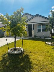 94 Barton Creek LN, Hutto, TX 78634