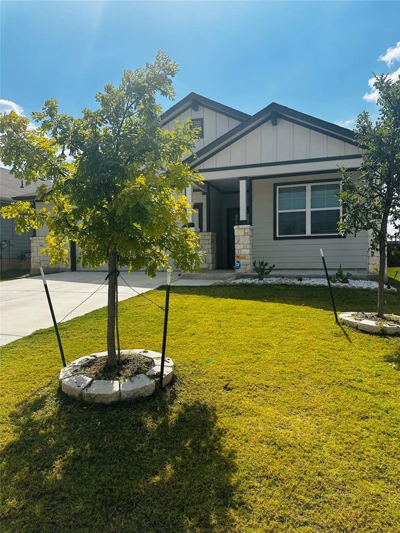 94 Barton Creek LN, Hutto, TX 78634