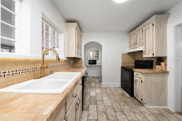 511 GLENDALE STREET, Lakeland, FL 33803