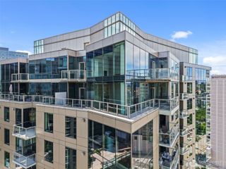 10610 NE 9th Place #2307, Bellevue, WA 98004