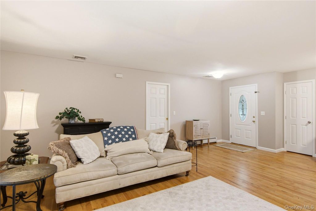 301 Laurel Road, Northport, NY 11768 — photo 5