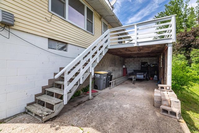 N1303 Leske ROAD, La Crosse, WI 54601