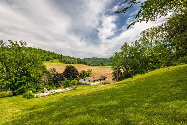 N1303 Leske ROAD, La Crosse, WI 54601