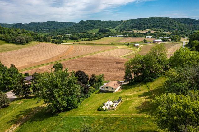 N1303 Leske ROAD, La Crosse, WI 54601