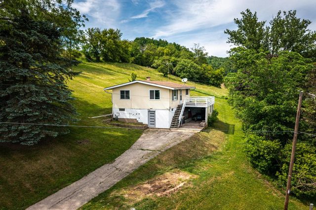 N1303 Leske ROAD, La Crosse, WI 54601